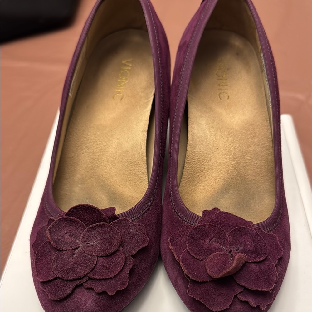 Vionic Women's Plum Suede Flats - Picture 3 of 5